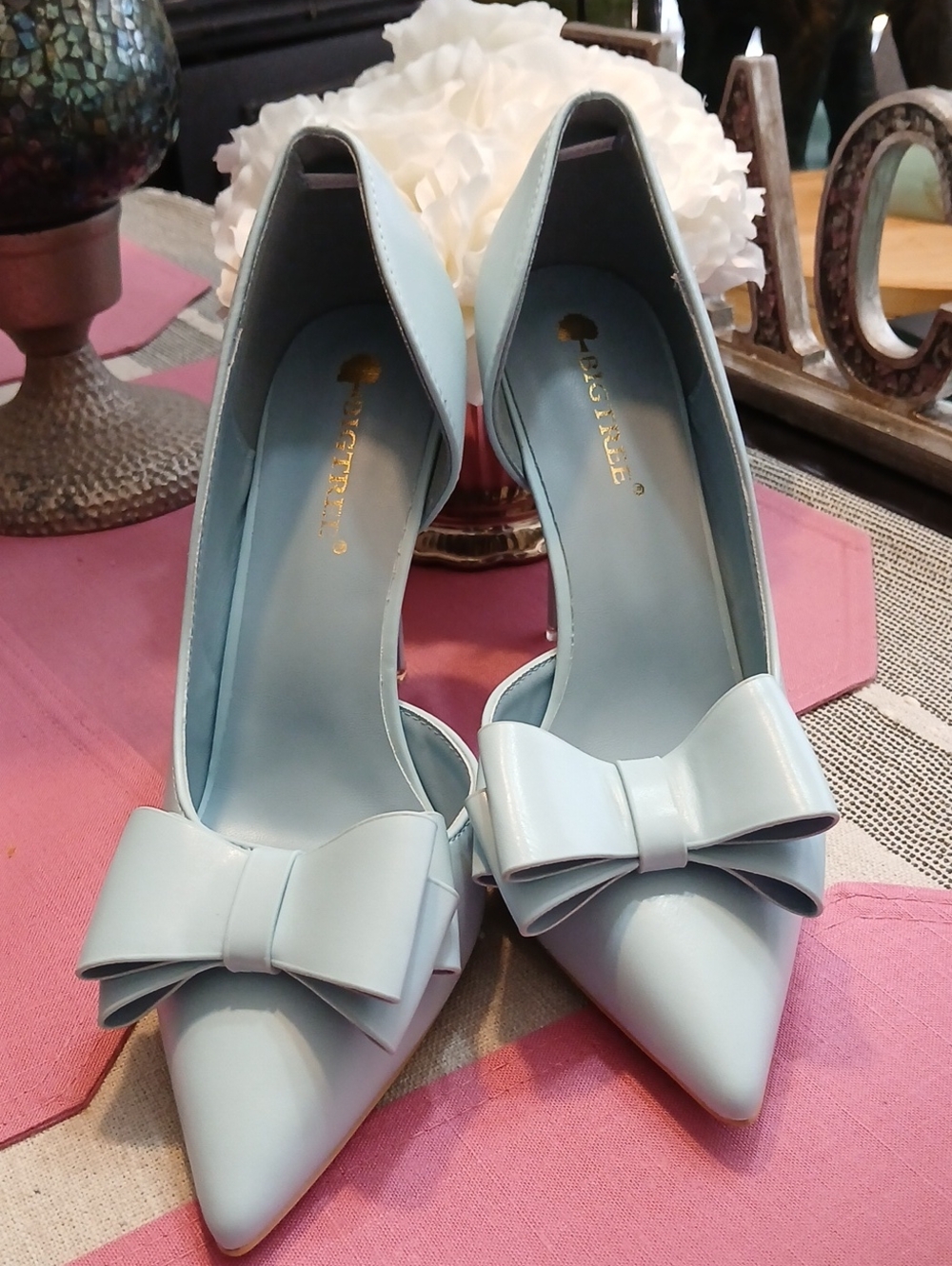 Light Blue Bow Pointed-Toe Pumps